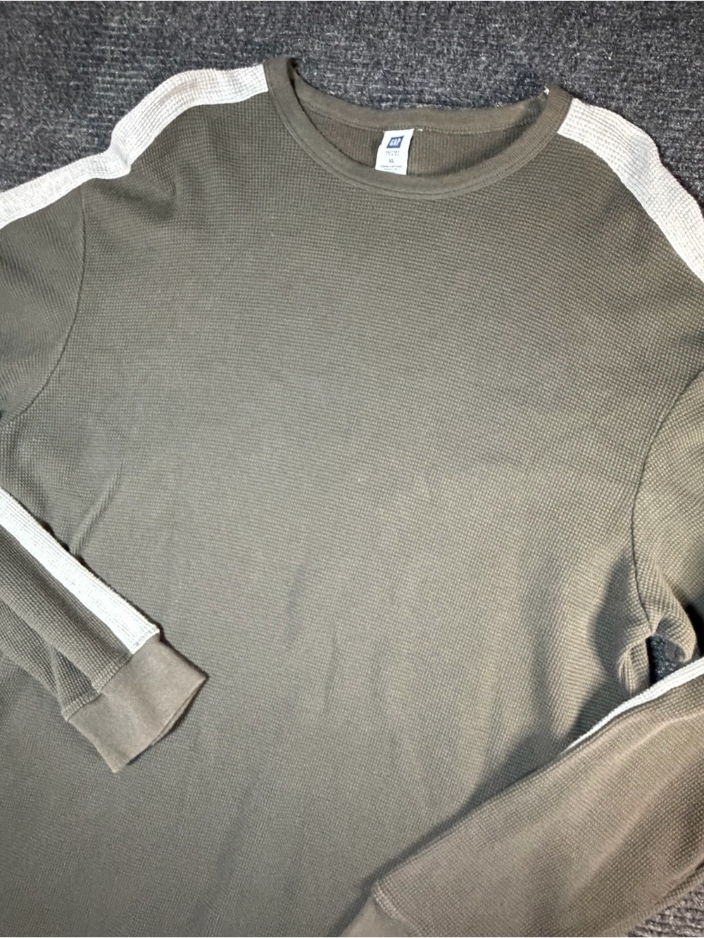 Men's Olive Thermal Waffle Long-Sleeve Shirt with Contrast Stripe